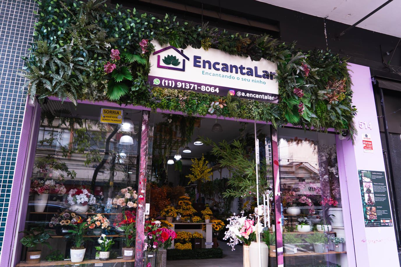 Fachada da loja Encantalar em Pinheiros, São Paulo
